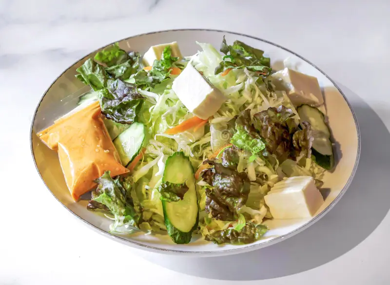 Ensalada nutritiva para una comida ligera