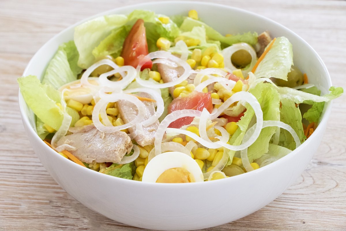 Receta fácil de ensalada saludable en 10 minutos